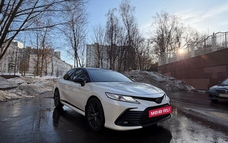 Toyota Camry, 2021 год, 2 650 000 рублей, 8 фотография