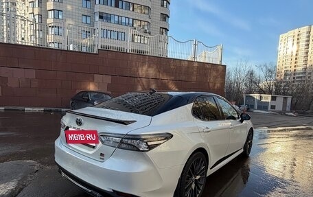 Toyota Camry, 2021 год, 2 650 000 рублей, 6 фотография