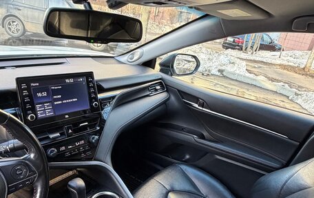 Toyota Camry, 2021 год, 2 650 000 рублей, 16 фотография