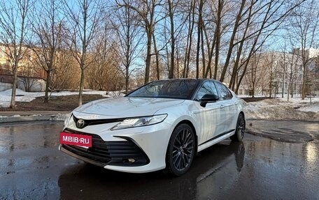 Toyota Camry, 2021 год, 2 650 000 рублей, 10 фотография