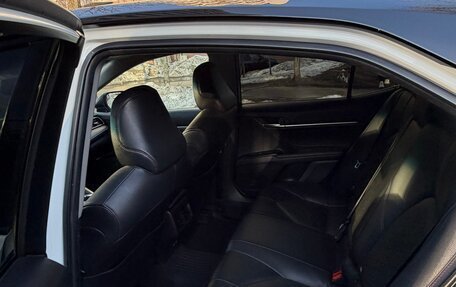 Toyota Camry, 2021 год, 2 650 000 рублей, 17 фотография