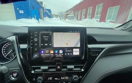 Toyota Camry, 2021 год, 3 750 000 рублей, 4 фотография