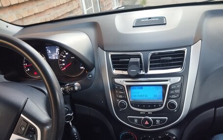 Hyundai Solaris II рестайлинг, 2011 год, 780 000 рублей, 5 фотография