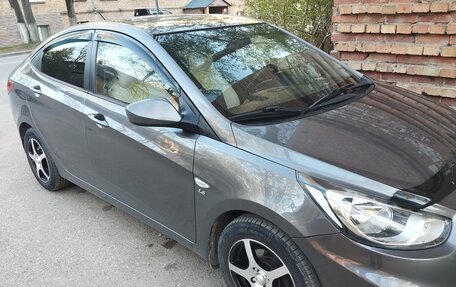 Hyundai Solaris II рестайлинг, 2011 год, 780 000 рублей, 4 фотография