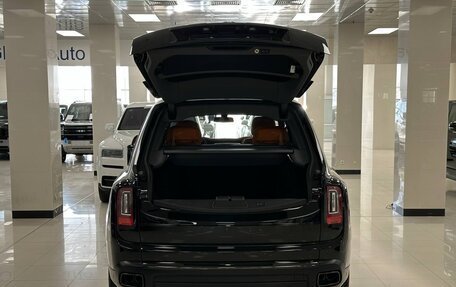 Rolls-Royce Cullinan, 2023 год, 47 000 000 рублей, 7 фотография