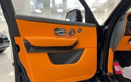 Rolls-Royce Cullinan, 2023 год, 47 000 000 рублей, 8 фотография