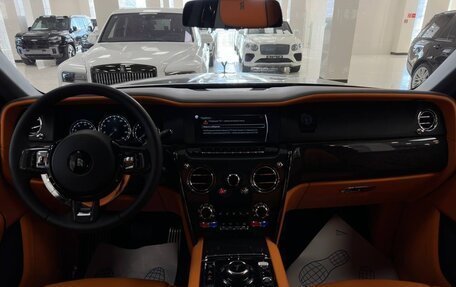 Rolls-Royce Cullinan, 2023 год, 47 000 000 рублей, 14 фотография