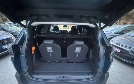 Peugeot 5008 II, 2022 год, 2 600 000 рублей, 17 фотография
