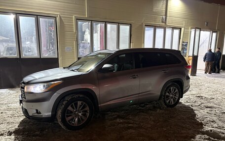 Toyota Highlander III, 2014 год, 2 300 000 рублей, 2 фотография