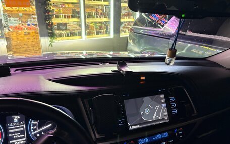 Toyota Highlander III, 2014 год, 2 300 000 рублей, 4 фотография