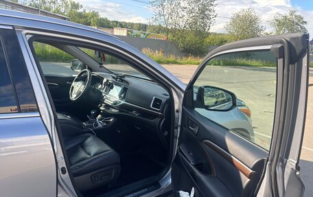 Toyota Highlander III, 2014 год, 2 300 000 рублей, 7 фотография