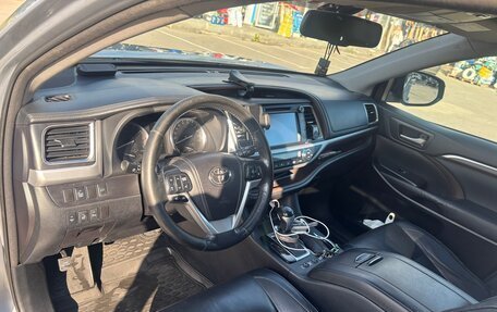 Toyota Highlander III, 2014 год, 2 300 000 рублей, 15 фотография