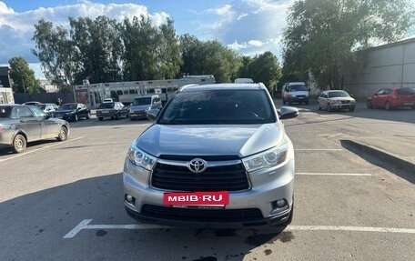 Toyota Highlander III, 2014 год, 2 300 000 рублей, 9 фотография