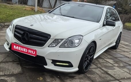 Mercedes-Benz E-Класс, 2012 год, 1 830 000 рублей, 2 фотография