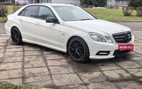 Mercedes-Benz E-Класс, 2012 год, 1 830 000 рублей, 3 фотография