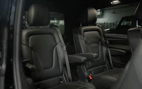 Mercedes-Benz V-Класс, 2018 год, 4 250 000 рублей, 23 фотография