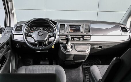 Volkswagen Multivan T6 рестайлинг, 2019 год, 4 254 000 рублей, 6 фотография
