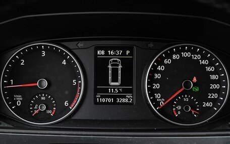 Volkswagen Multivan T6 рестайлинг, 2019 год, 4 254 000 рублей, 12 фотография