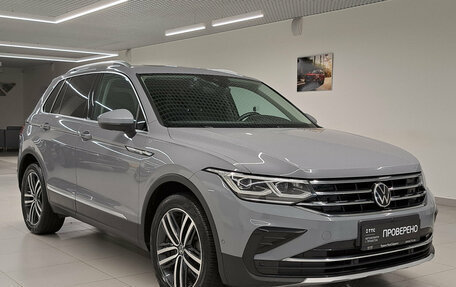 Volkswagen Tiguan II, 2021 год, 3 750 000 рублей, 3 фотография