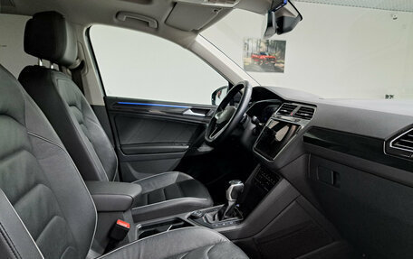 Volkswagen Tiguan II, 2021 год, 3 750 000 рублей, 13 фотография