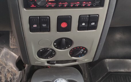 Renault Logan I, 2007 год, 170 000 рублей, 11 фотография