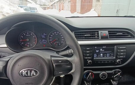 KIA Rio IV, 2017 год, 1 100 000 рублей, 10 фотография