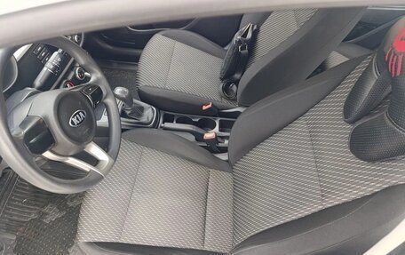 KIA Rio IV, 2017 год, 1 100 000 рублей, 12 фотография