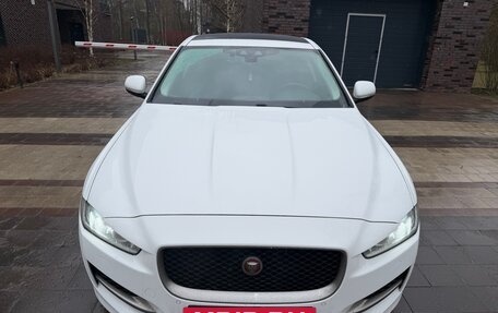 Jaguar XE I рестайлинг, 2018 год, 2 250 000 рублей, 4 фотография