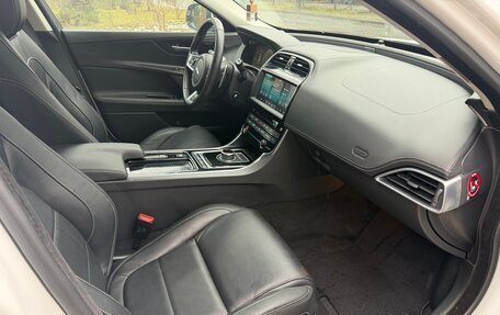 Jaguar XE I рестайлинг, 2018 год, 2 250 000 рублей, 19 фотография