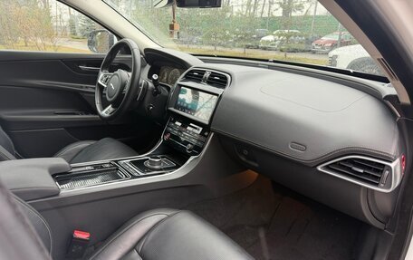 Jaguar XE I рестайлинг, 2018 год, 2 250 000 рублей, 24 фотография