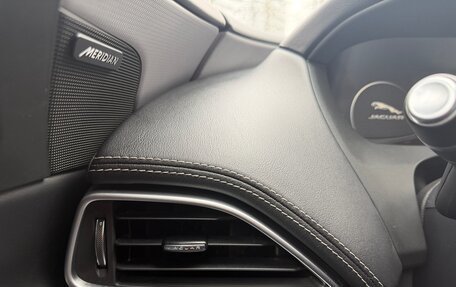 Jaguar XE I рестайлинг, 2018 год, 2 250 000 рублей, 26 фотография