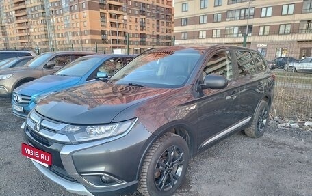 Mitsubishi Outlander III рестайлинг 3, 2015 год, 1 750 000 рублей, 2 фотография