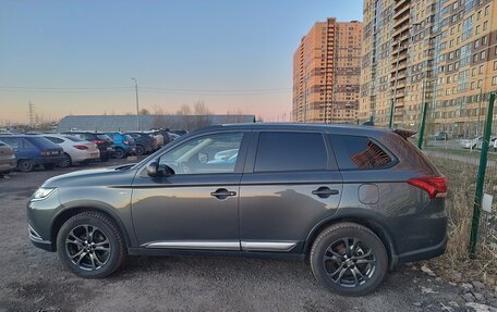 Mitsubishi Outlander III рестайлинг 3, 2015 год, 1 750 000 рублей, 5 фотография