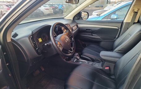 Mitsubishi Outlander III рестайлинг 3, 2015 год, 1 750 000 рублей, 6 фотография