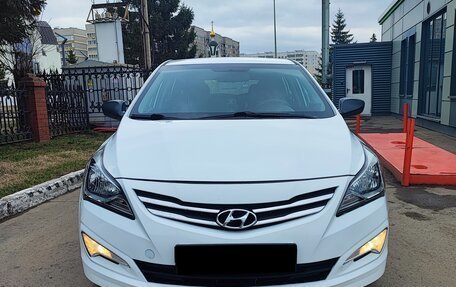 Hyundai Solaris II рестайлинг, 2014 год, 970 000 рублей, 2 фотография