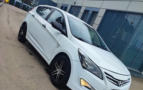 Hyundai Solaris II рестайлинг, 2014 год, 970 000 рублей, 3 фотография