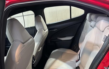 Lexus UX I, 2022 год, 3 900 000 рублей, 5 фотография
