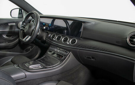 Mercedes-Benz E-Класс, 2020 год, 3 770 000 рублей, 9 фотография
