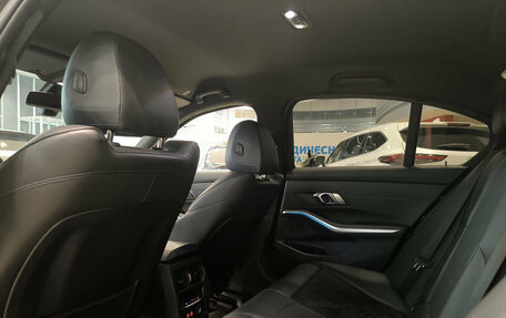 BMW 3 серия, 2019 год, 3 350 000 рублей, 16 фотография