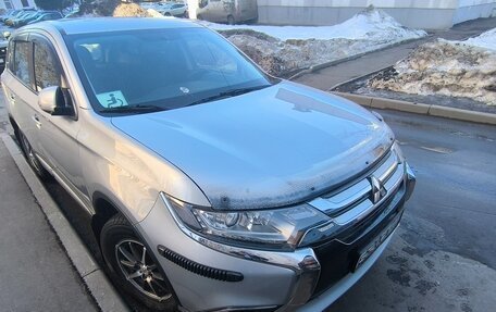 Mitsubishi Outlander III рестайлинг 3, 2016 год, 1 800 000 рублей, 3 фотография