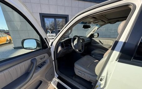 Toyota Sequoia II рестайлинг, 2005 год, 2 700 000 рублей, 7 фотография