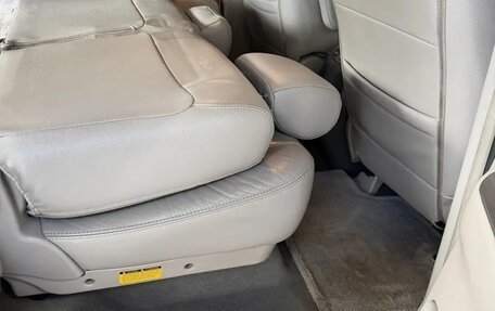 Toyota Sequoia II рестайлинг, 2005 год, 2 700 000 рублей, 14 фотография