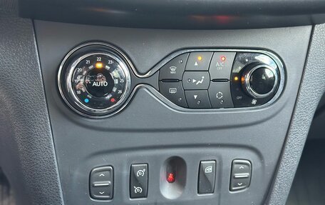 Renault Sandero II рестайлинг, 2017 год, 1 050 000 рублей, 17 фотография