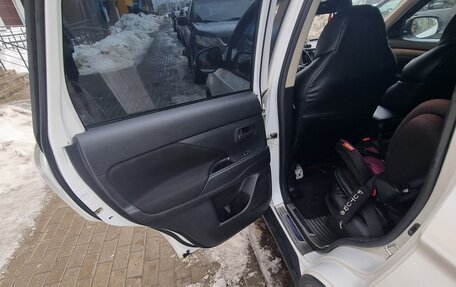 Mitsubishi Outlander III рестайлинг 3, 2017 год, 1 650 000 рублей, 16 фотография