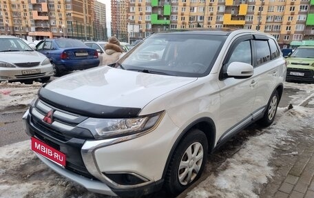 Mitsubishi Outlander III рестайлинг 3, 2017 год, 1 650 000 рублей, 3 фотография