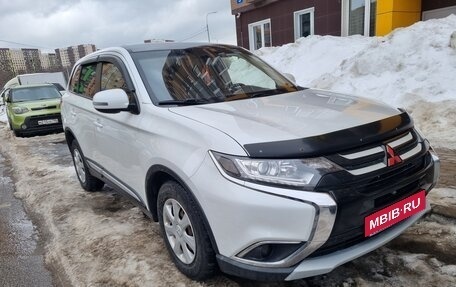 Mitsubishi Outlander III рестайлинг 3, 2017 год, 1 650 000 рублей, 7 фотография