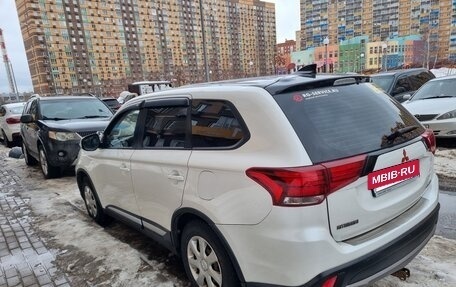 Mitsubishi Outlander III рестайлинг 3, 2017 год, 1 650 000 рублей, 12 фотография