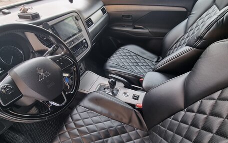 Mitsubishi Outlander III рестайлинг 3, 2017 год, 1 650 000 рублей, 22 фотография