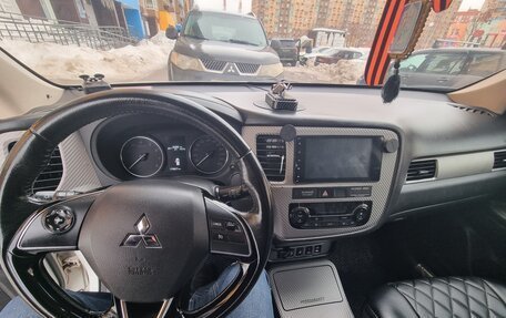 Mitsubishi Outlander III рестайлинг 3, 2017 год, 1 650 000 рублей, 21 фотография