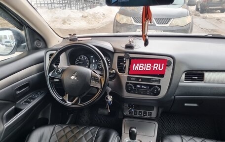 Mitsubishi Outlander III рестайлинг 3, 2017 год, 1 650 000 рублей, 28 фотография